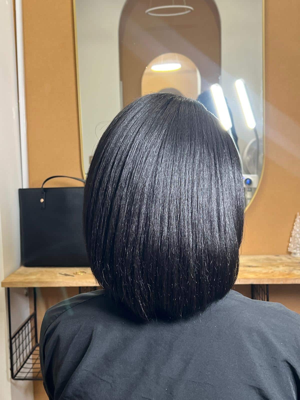 Silk Press sur cheveux naturels — résultat lisse et brillant
