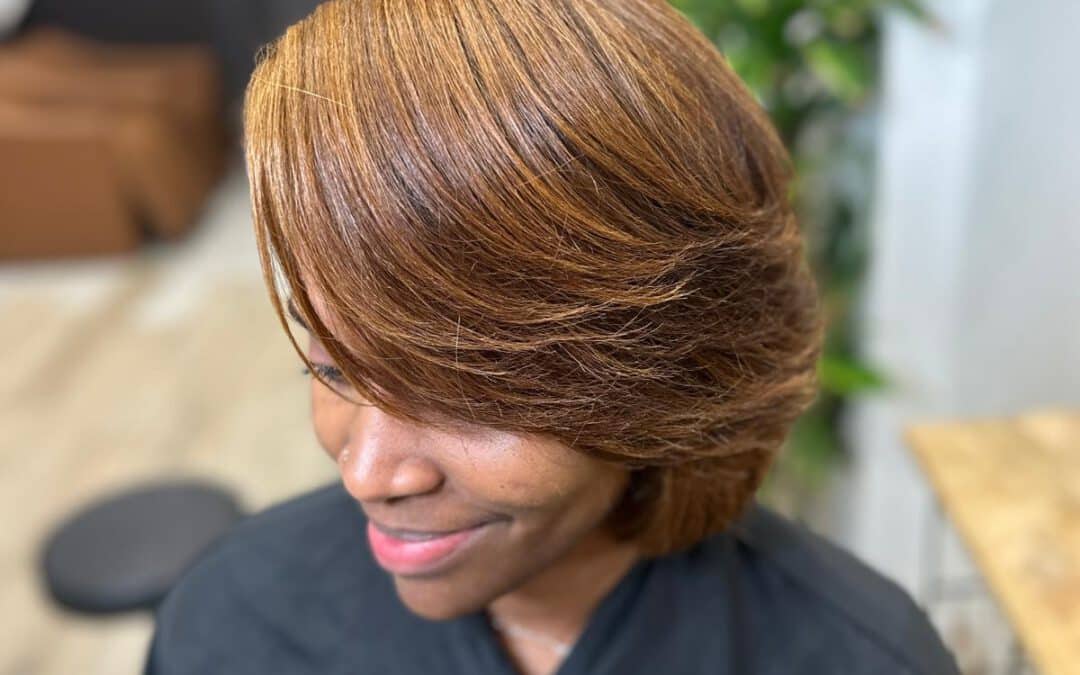 Silk Press ou lissage chimique : quelle différence sur cheveux texturés ?