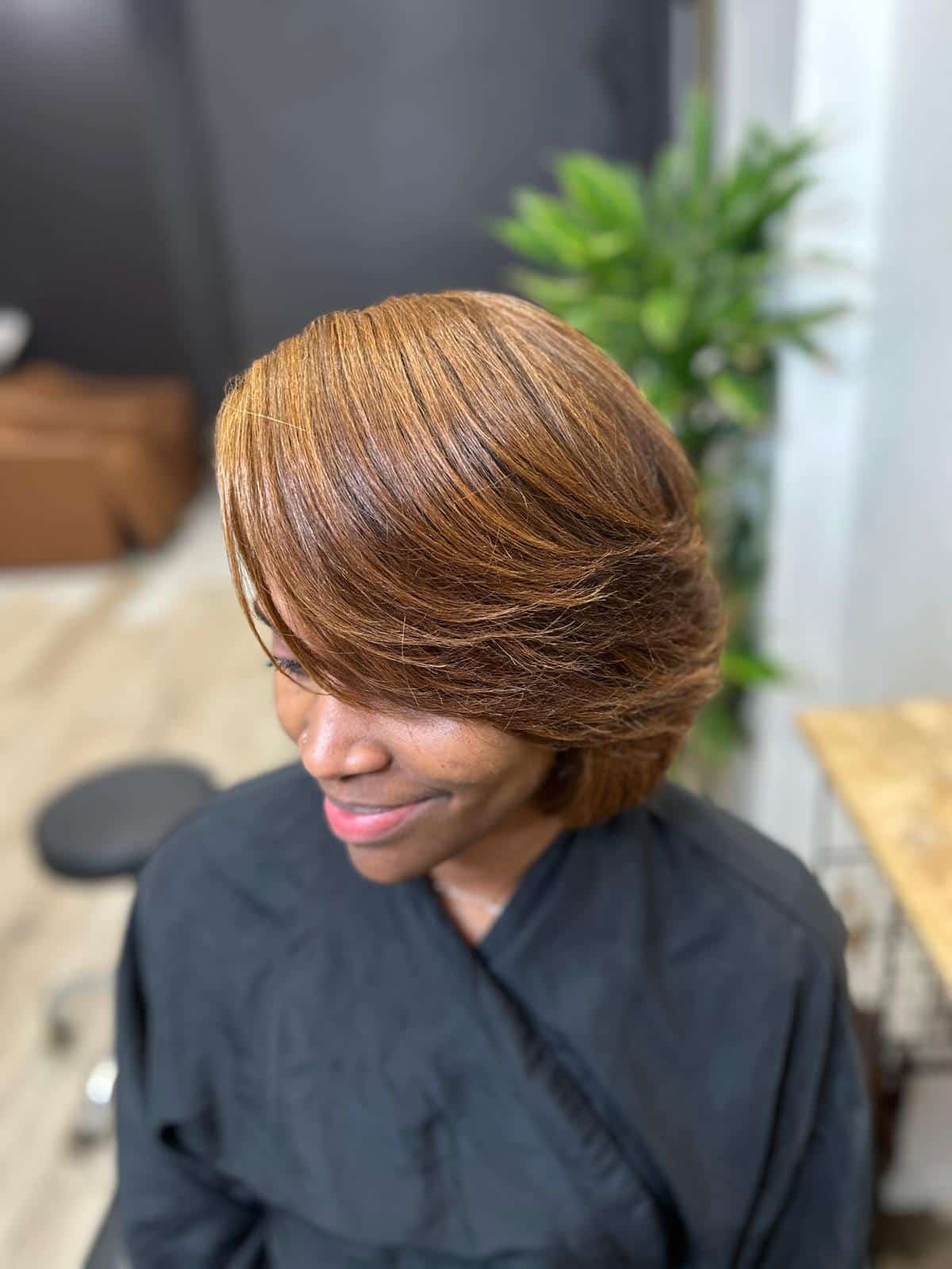 Comparaison Silk Press et lissage chimique sur cheveux texturés