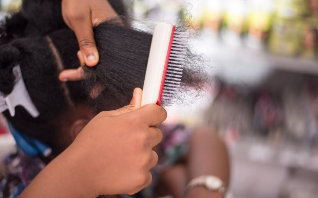 Cheveux démêlés avant le salon : pourquoi c&rsquo;est important