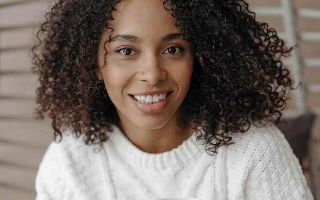 Définir ses boucles sans chaleur : quelles options en salon ?