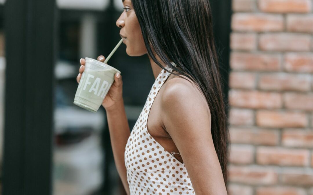 Silk press et canicule : pourquoi votre lissage résiste (ou pas)